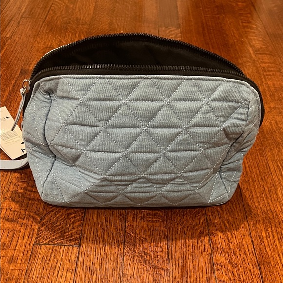 NWT Sugarfree Light Blue Quilted Wristlet / Bag - Picture 7 of 11